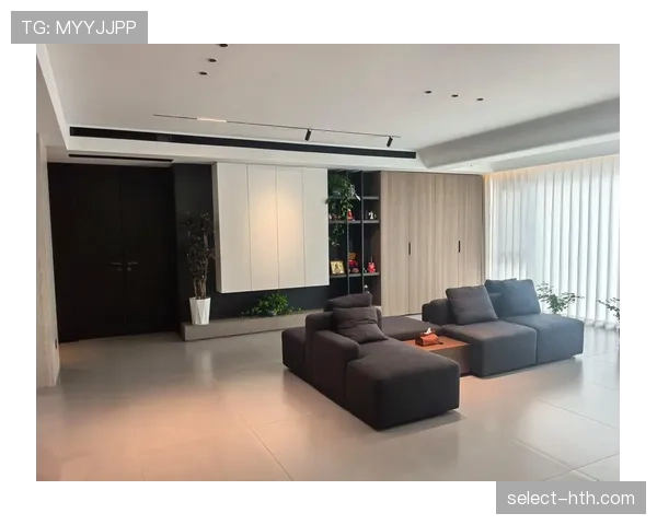 纳达尔鞋柜都比我家衣柜还豪华，哥这造型费得多少钱啊？